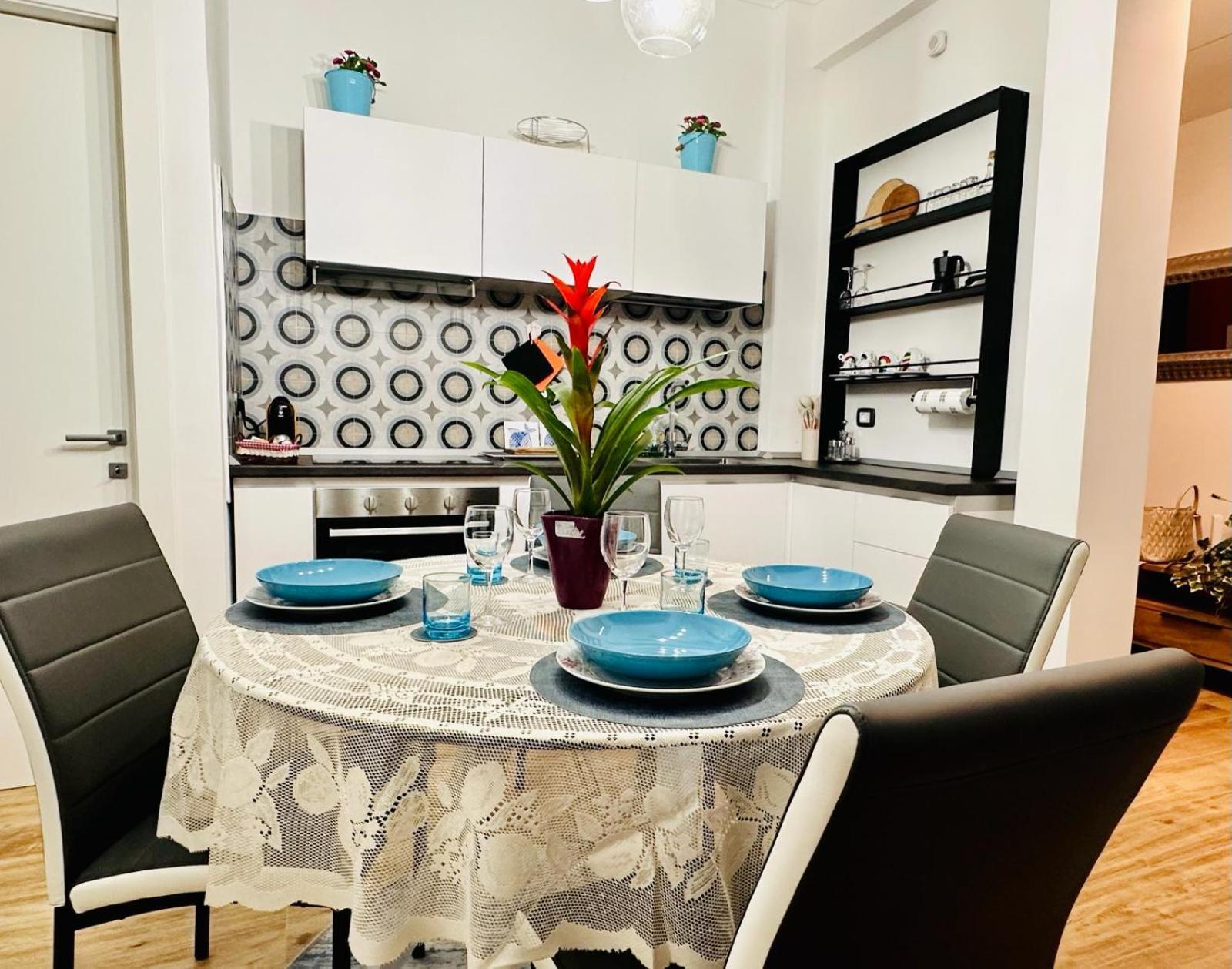 Lombardo'S Family - Free Private Parking 700M From The Station! La Spezia Exterior foto